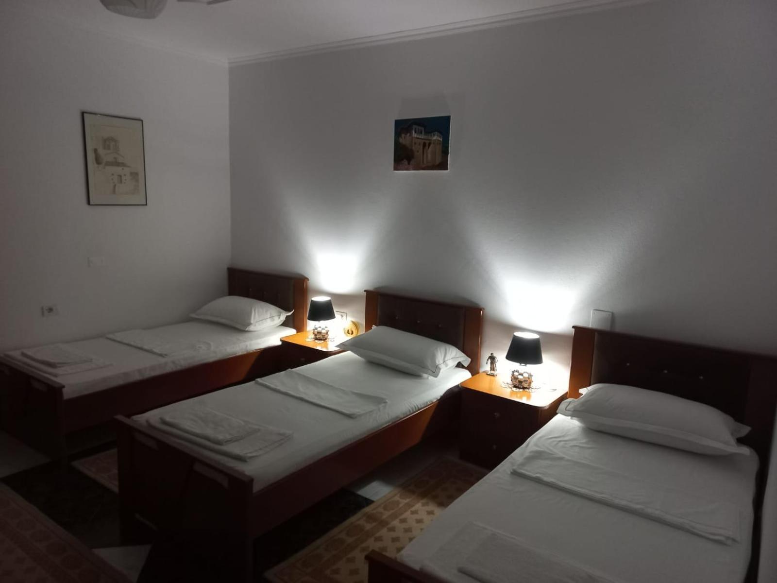 Guest House Bumbli Berat Pokoj fotografie