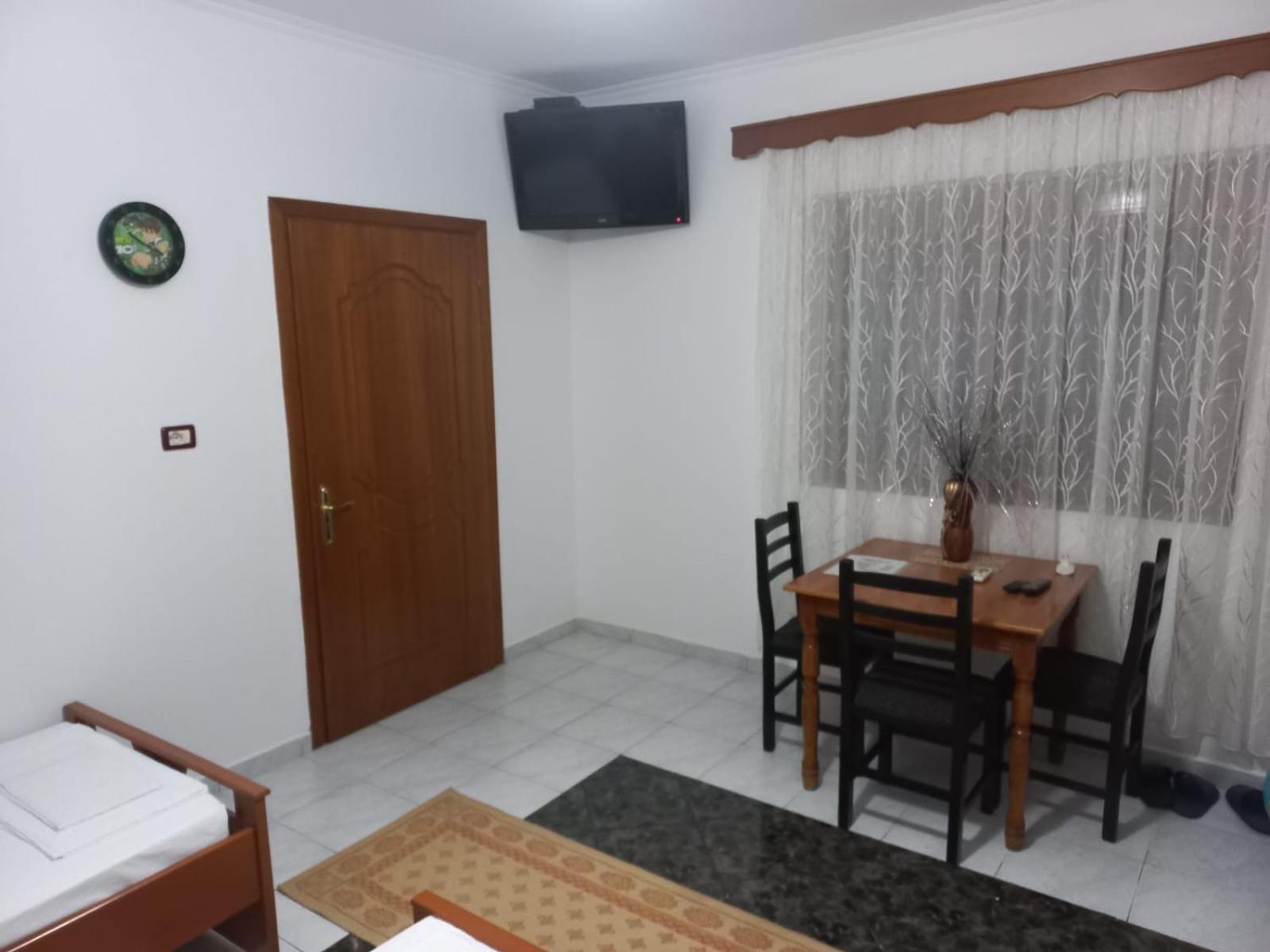 Guest House Bumbli Berat Pokoj fotografie
