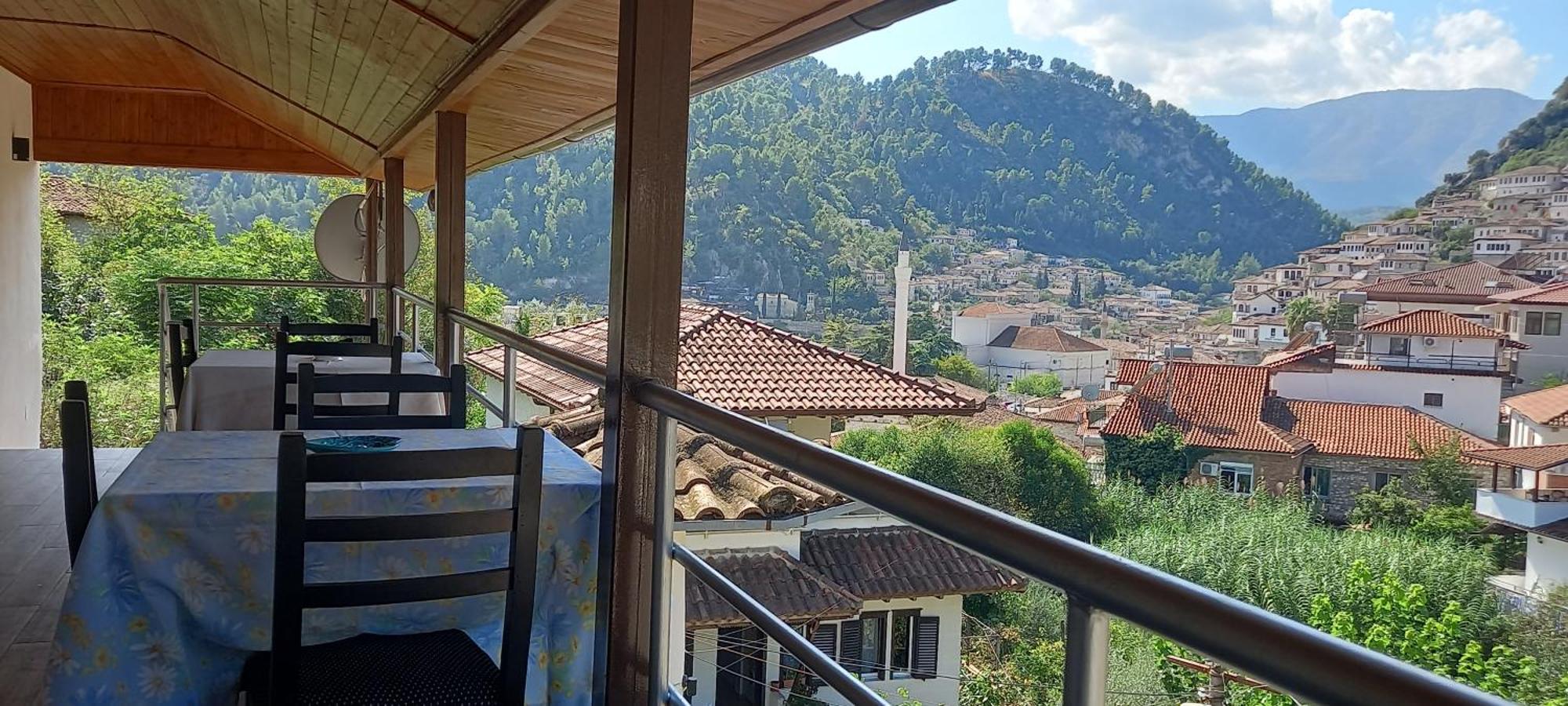 Guest House Bumbli Berat Exteriér fotografie